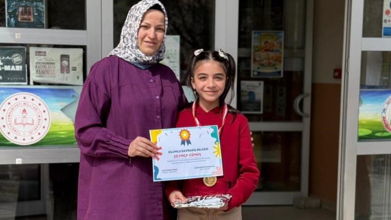 Örnek davranışa tebrik 