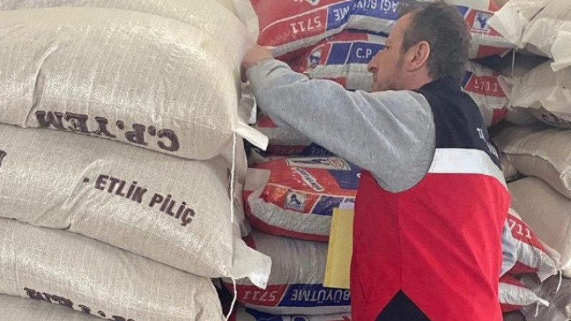 Çavdarhisar’da yem satışı yapan işletmelere yönelik denetimler gerçekleştirildi