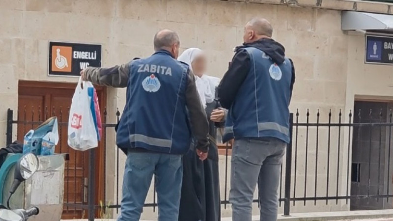 Kütahya’da zabıta ile dilenci arasında gerginlik