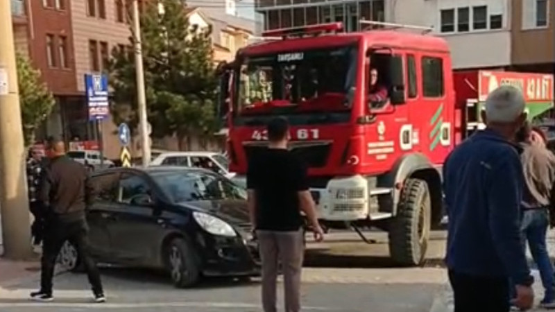 Trafik kazasında maddi hasar oluştu 