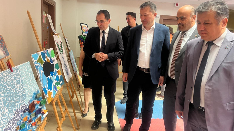 Özel öğrenciler içlerindeki cevheri eserlerine yansıttı