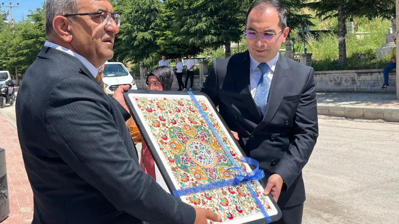 Kütahya Tavşanlı’da Halk Eğitim Kursiyerlerinden Görkemli Yıl Sonu Sergisi
