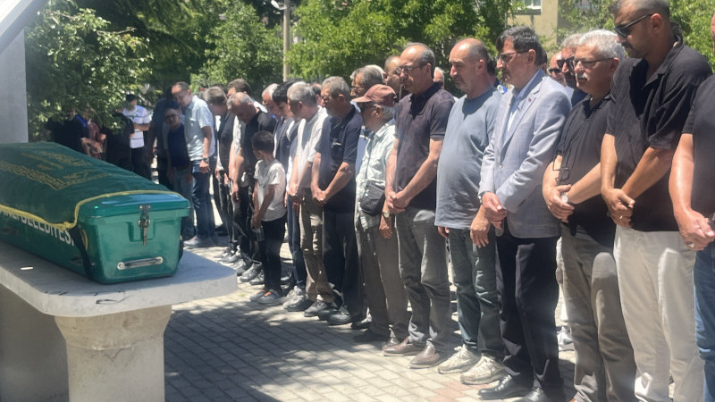 Taksici Sabri Akdoğan dualarla son yolculuğuna uğurlandı 
