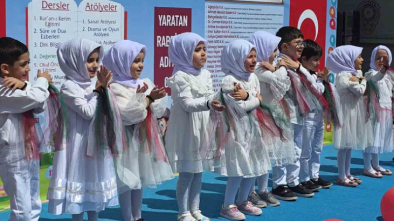 Kütahya’da 4-6 Yaş Kur’an Kursu öğrencilerinden yıl sonu coşkusu