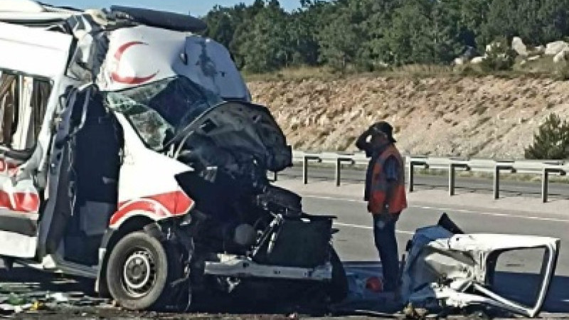 Kütahya’da trafik kazası: 1 ölü, 4 yaralı