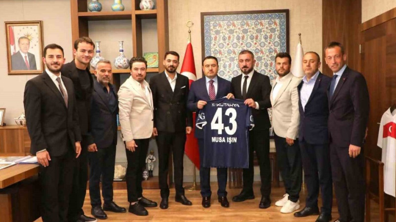 Kütahyaspor Heyeti, Vali Musa Işın ve Belediye Başkanı Eyüp Kahveci ile görüştü