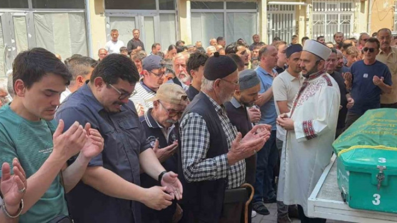 Alanya’daki otel yangınında ölen stajyer öğrenci Kütahya’da son yolculuğuna uğurlandı
