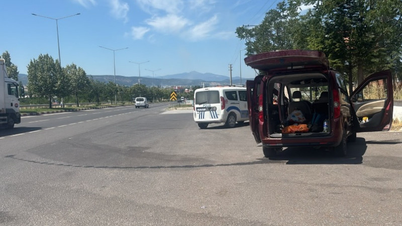 Cezaya Sinirlendi Aracını Yakmaya Çalıştı