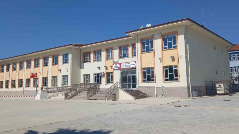 Gediz Yunus Emre MTAL bünyesinde ortaokul bölümü açıldı