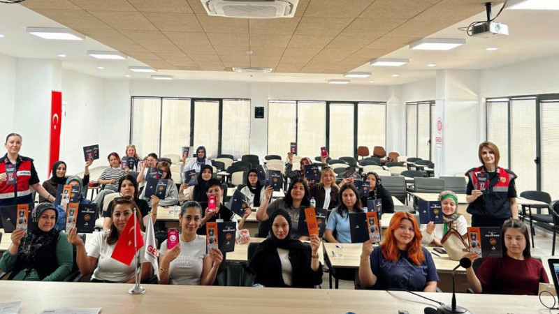 KÜTAHYA’DA KADIN İŞÇİLERE KADES EĞİTİMİ