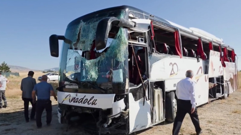 Kütahya ‘ya da trafik kazası 31 yaralı