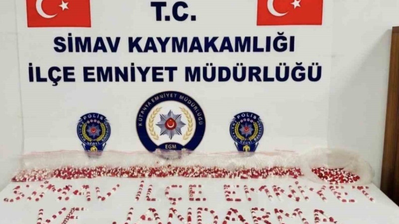 Simav’da 3 bin 716 adet sentetik hap ele geçirildi
