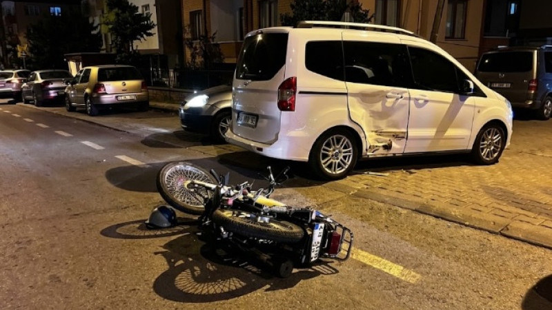 HAFİF TİCARİ ARAÇ İLE MOTOSİKLET ÇARPIŞTI