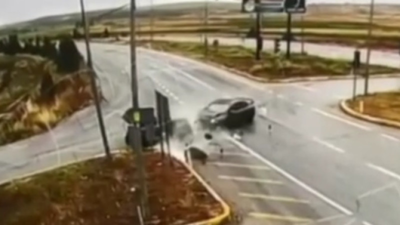 Kütahya’da iki otomobil çarpıştı: 2 ölü, 8 yaralı