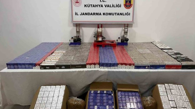 Simav’da jandarmadan kaçakçılık operasyonu, binlerce paket sigara ve makaron ele geçirildi