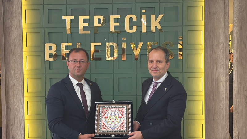 YRP LİDERİ ERBAKAN TEPECİK'TE ASFALT AÇILIŞI YAPTI, MİLLİ GÖRÜŞ BELEDİYECİLİĞİNİ ANLATTI