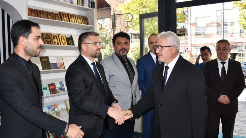 Kütahya İl Müftüsü Hasan İzmirli görevine başladı